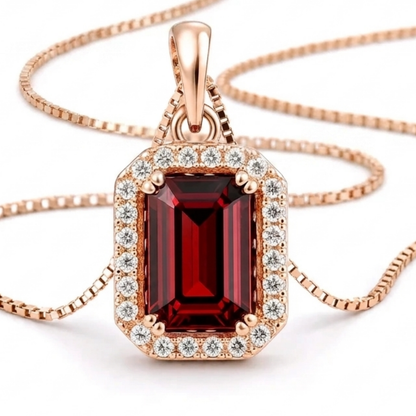 Sove Garnet Necklace